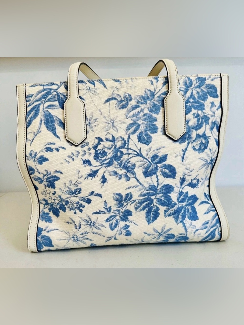 🌟RARE Gucci Japan Exclusive GG Ribbon Herbarium Blue Floral Tote Bag🌟 - Picture 2 of 15